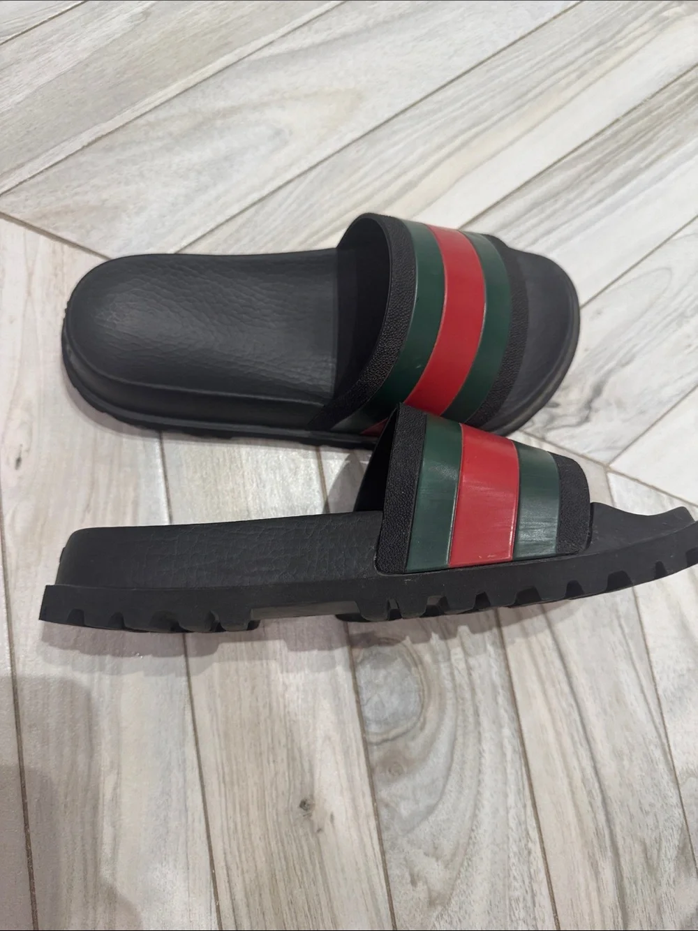 Gucci Slide sandal with web 5 Red and Green Web Stripe